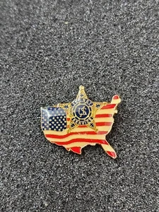 VINTAGE VEREINIGTE STAATEN POLITISCH GOLDFARBEN US SECRET SERVICE AMERIKANISCHE FLAGGE ANSTECKNADEL - Bild 1 von 2
