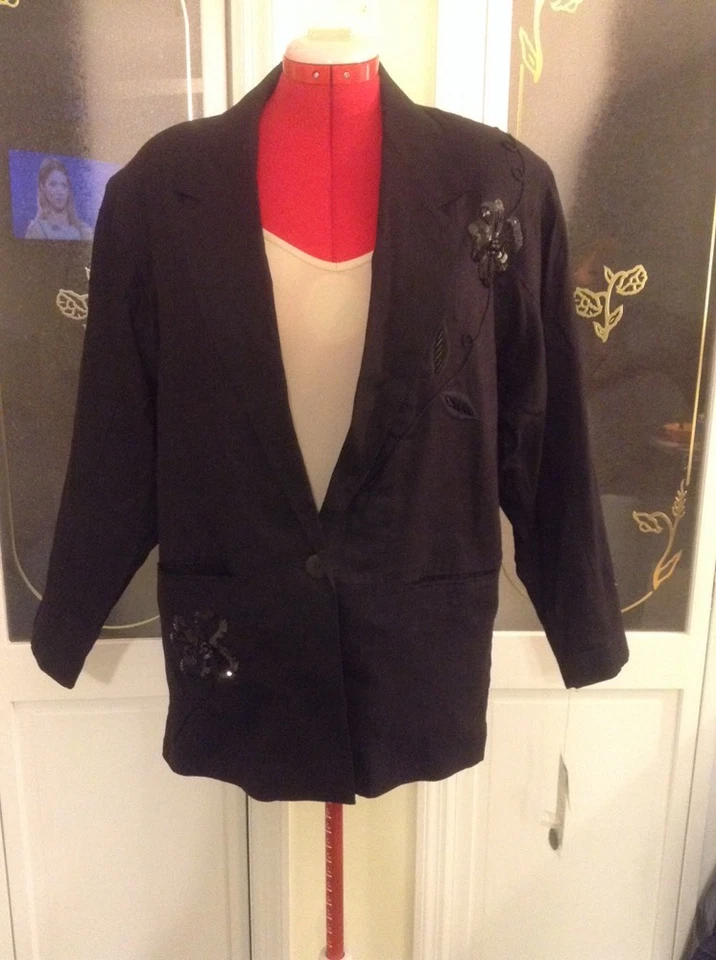 Nuevo con etiquetas Blazer "Adolfo International" Negro Floral Bordado Lentejuelas Elegante Grapa Talla M Foto 1 de 1