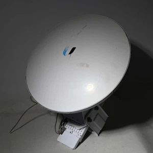 Ubiquiti AirFiber 5 GHz, 23 dBi, Slant 45 Antenna w/ AF-5XHD 5GHz PtP Backhaul - Picture 1 of 7