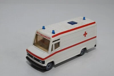 B67 1:55 SIKU 2011 MERCEDES-BENZ 809D VAN BUS AMBULANCE EXC. COND. 5 - Immagine 1 di 4