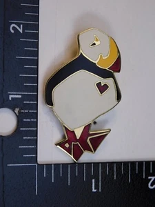 ARTIQUE LTD. SUSAN ELLIS PUFFIN ENAMEL PIN - Picture 1 of 2