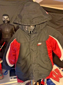 Vintage Nike Winterjacke Mantel Rot Schwarz Jugend Gr. 3T - Bild 1 von 4