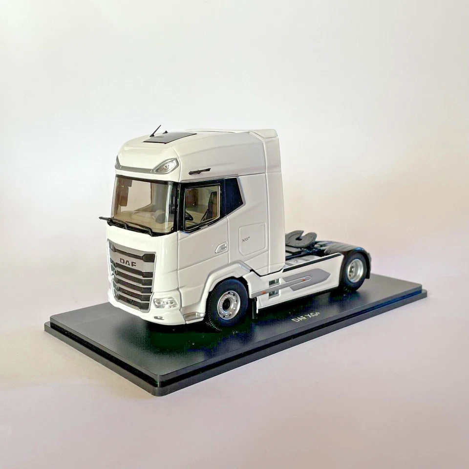 DAF XG+ 530 Trattore 1/43 Bianco - Eligor 117564 - Immagine 1 di 4