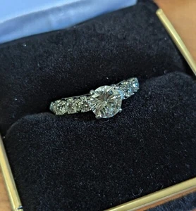 Size 6 estate Whitehouse Bros. platinum diamond ring; BEAUTIFUL, CLASSIC; 1.51ct - Picture 1 of 24