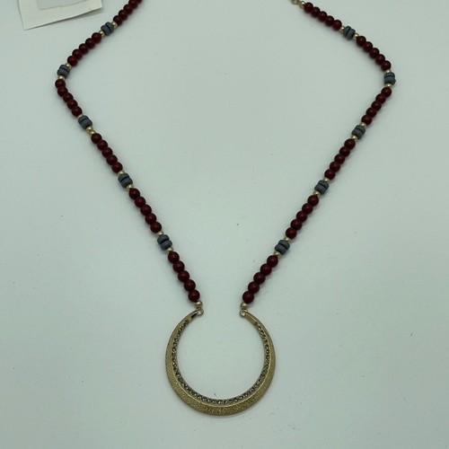 VETEMENTS Collana con mezzaluna di perline INC International Concepts