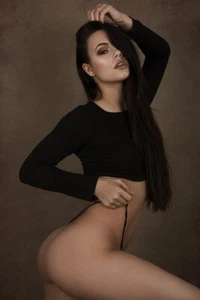 Photo pin-up sexy sublimée " Ratke & la pose 2020 " femme Art Charme 💞 - Foto 1 di 1