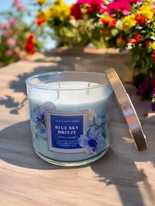 New Blue Sky Breeze 3 Wick Bath & Body Works 14.5oz Candle W/ Essential Oils - Picture 1 of 4