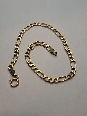 10kt SOLID GOLD Figaro Designer Bracelet 7 Inches Long And 3MM WIDE - Image 1 of 4