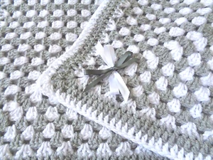 WHITE & GREY CROCHET BABY PRAM BLANKET / CRIB NEW ACI 23 X 23 - Picture 1 of 5