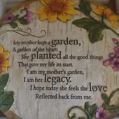 Piedra de jardín conmemorativo de madre Evergreen Garden Foto 1 de 4