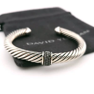 Brazalete David Yurman de plata esterlina 7 mm cable estación diamante negro 6,75" Inc - Imagen 1 de 10
