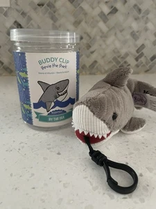 Peluche Scentsy Buddy Clip Stevie el Tiburón Gris Nuevo - Imagen 1 de 2