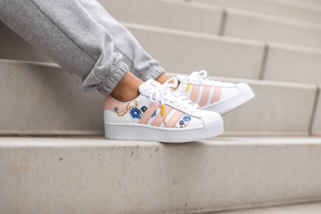 Tênis Adidas Feminino Superstar Bold W Casual em Promoção é no Buscapé