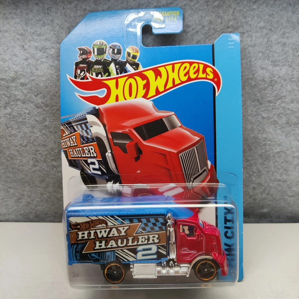 Hot Wheels 2014 Off-Road - Datsun 620 1:64 Diecast Car