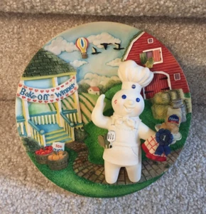 1999 Pillsbury Doughboy Danbury Mint Kiss-Me Cake 3D Plate 6 1/4" FREE SHIPPING - Picture 1 of 7