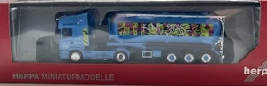 HERPA SCANIA TOPLINE "KUNSTSTRASSE" AIRBRUSCH SILO MELMER IMST PITZTAL AUTOARTICOLATO - Foto 1 di 1