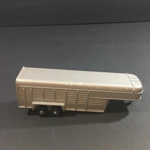 ERTL 1:64 Scale Animal Trailer Toy Silver - Picture 1 of 5