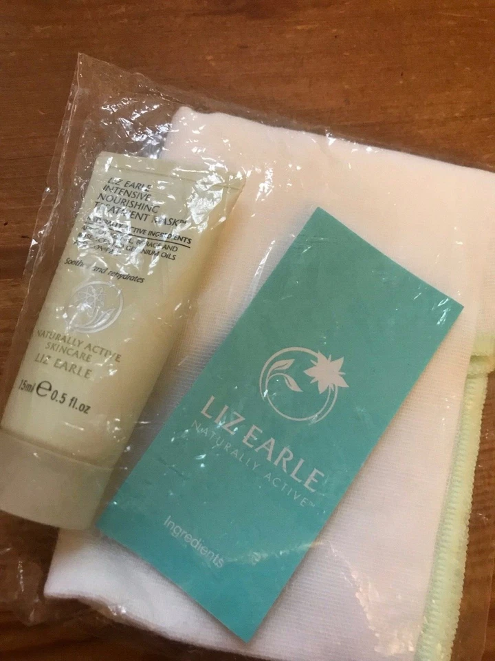 Liz Earle nourishing mask 15ml set with cloth new - Image 1 of 1
