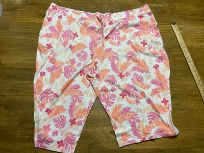 Croft & Barrow Shorts, Women's Plus 2X, Pink White Orange, Floral, Sleep Shorts - Image 1 of 4