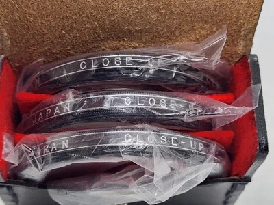 VIVITAR 55mm Close Up Lens Set with No.1, No.2, No.3 In Original Case, Excellent - Image 1 of 4