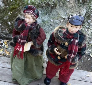 Valerie Parr Hill Dickens Stil viktorianische Weihnachtslieder Junge & Mädchen - Bild 1 von 14