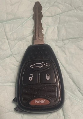 Mando a distancia Chrysler Pacifica 2004-2007 entrada sin llave con estuche roto fotos C  Foto 1 de 4