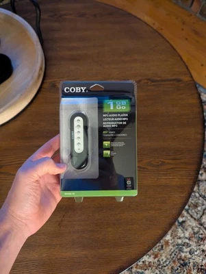Coby MP3 Player: Model MP200-1G, 1GB, Direct USB, 500 Songs (Brand New)  - Image 1 of 3