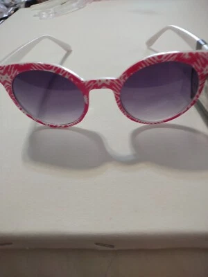 NUEVAS GAFAS DE SOL Foster Grant Surge Lindas Redondas Moda ROSA + Blancas Foto 1 de 2