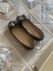 Michael Kors new with box size 7M - Picture 1 of 3