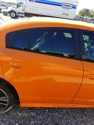 11-23 DODGE CHARGER OEM PASSENGER RIGHT REAR DOOR ORANGE  Foto 1 de 4