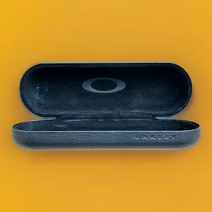Gafas de sol Oakley Anteojos Negro Píldora Estuche rígido (SOLO ESTUCHE) - Imagen 1 de 6