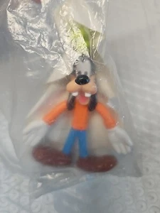 Walt Disney World Goofy Figure New 4” Tall - Picture 1 of 5