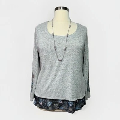 Top tejido OneWorld gris manga larga con dobladillo floral azul para mujer talla 2X Foto 1 de 4