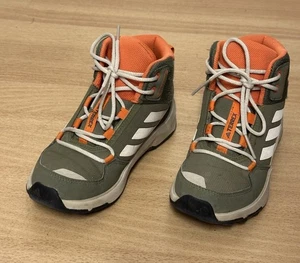 Adidas Wanderschuhe Kinder, Größe 31 Outdoorschuhe, Winterschuhe - Bild 1 von 4
