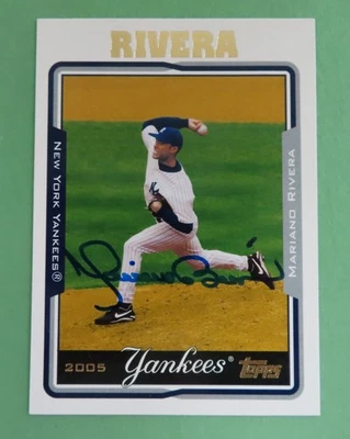 Mariano Rivera #118 2005 Topps en persona en tarjeta pliegue automático Yankees Salón de la fama Foto 1 de 4