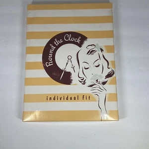 3 Vintage Round The Clock Sheer Collection Strümpfe Gr. 8-81/2 Neu aus altem Lagerbestand mit Box Pin Up - Bild 1 von 8
