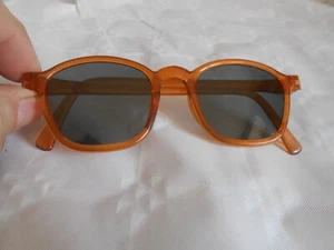Vintage sunglasses 1970s old stock - Picture 1 of 5