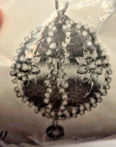 Dexter's LeeWards Red SHELL-N-PEARL Satin Vtg Sequin Bead Christmas Ornament KIT - Picture 1 of 4