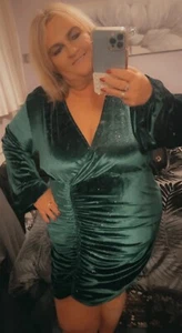 Boohoo Emerald Green Velvet Ruched Party Dress Size 24 Worn Once - Picture 1 of 5