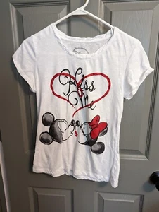 Disney Mickey Mouse y Minnie Mouse Corazón Babydoll Camiseta Top Bésame - Imagen 1 de 3