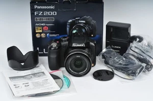 Panasonic Lumix DMC-FZ200 Full HD Digital Bridgekamera - Bild 1 von 15