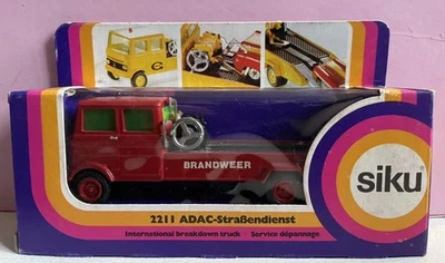 SIKU 2211 Mercedes Benz Recovery Truck ‘BRANDWEER’ Code 3 Model  - Image 1 of 4