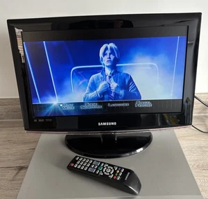 Samsung LE19B450C4W 19” HD Ready TV With Freeview & Remote FULLY PAT TESTED - Picture 1 of 7