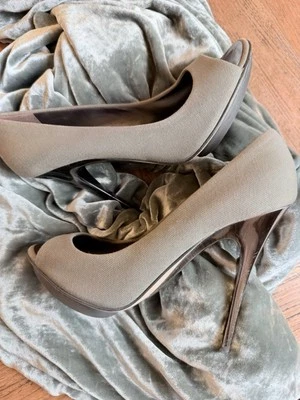 Giuseppe Zanotti 军队绿色帆布高跟鞋 带铬跟 二手 尺码 38 — 第 1/4 张图片