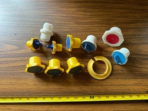 Lab screw valve cap stopper set Yellow White cover 11 total Pieces - Picture 1 of 3