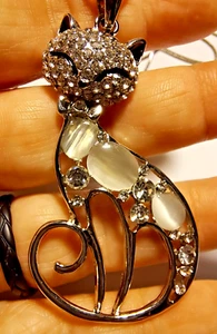 CAT Necklace - COSTUME Jewelry - BEAUTIFULLY Jeweled -SITTING Kitty - Picture 1 of 6