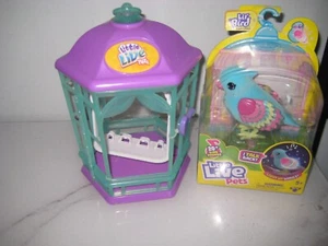 LITTLE LIVE PETS-LIL BIRD WITH LIGHT UP WINGS & SOUND -NEW & CAGE - Picture 1 of 2