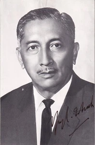 Yusof bin Ishak - Primo Presidente Singapore - originale firmato - Foto 1 di 2