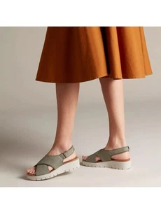 Sandalias de cuña Clarks para dama UN KARELY SUN Sage Nubuck Reino Unido 6,5 D/40 - Imagen 1 de 5