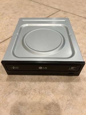 Unidad óptica interna LG GH22NS50 SATA DVD±RW Super Multi 22x 5,25" Foto 1 de 4